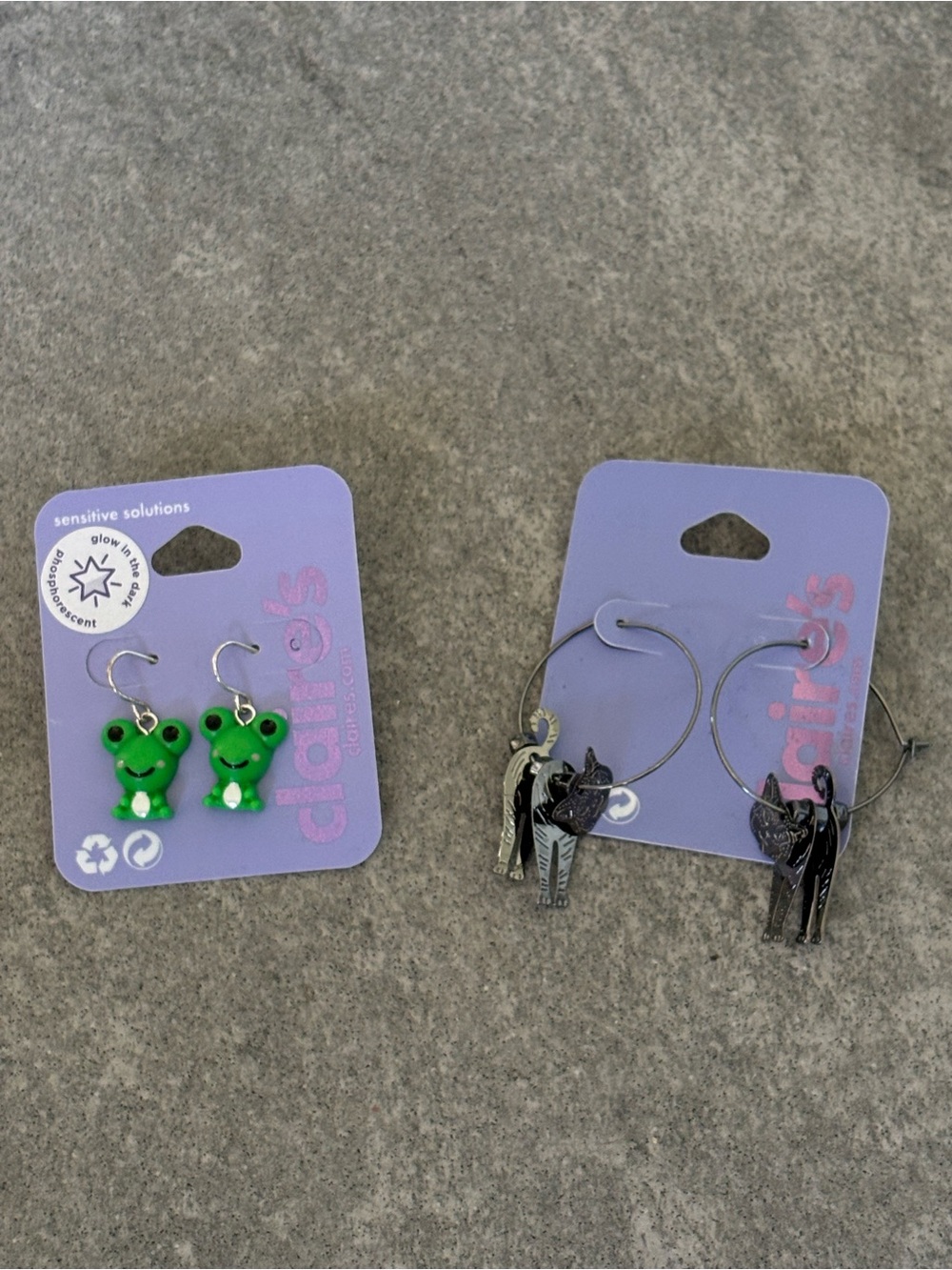 New CLAIRE’S Earrings Jewelry Lot Set Bundle Black Cat Green Frog 2 Pcs NWT